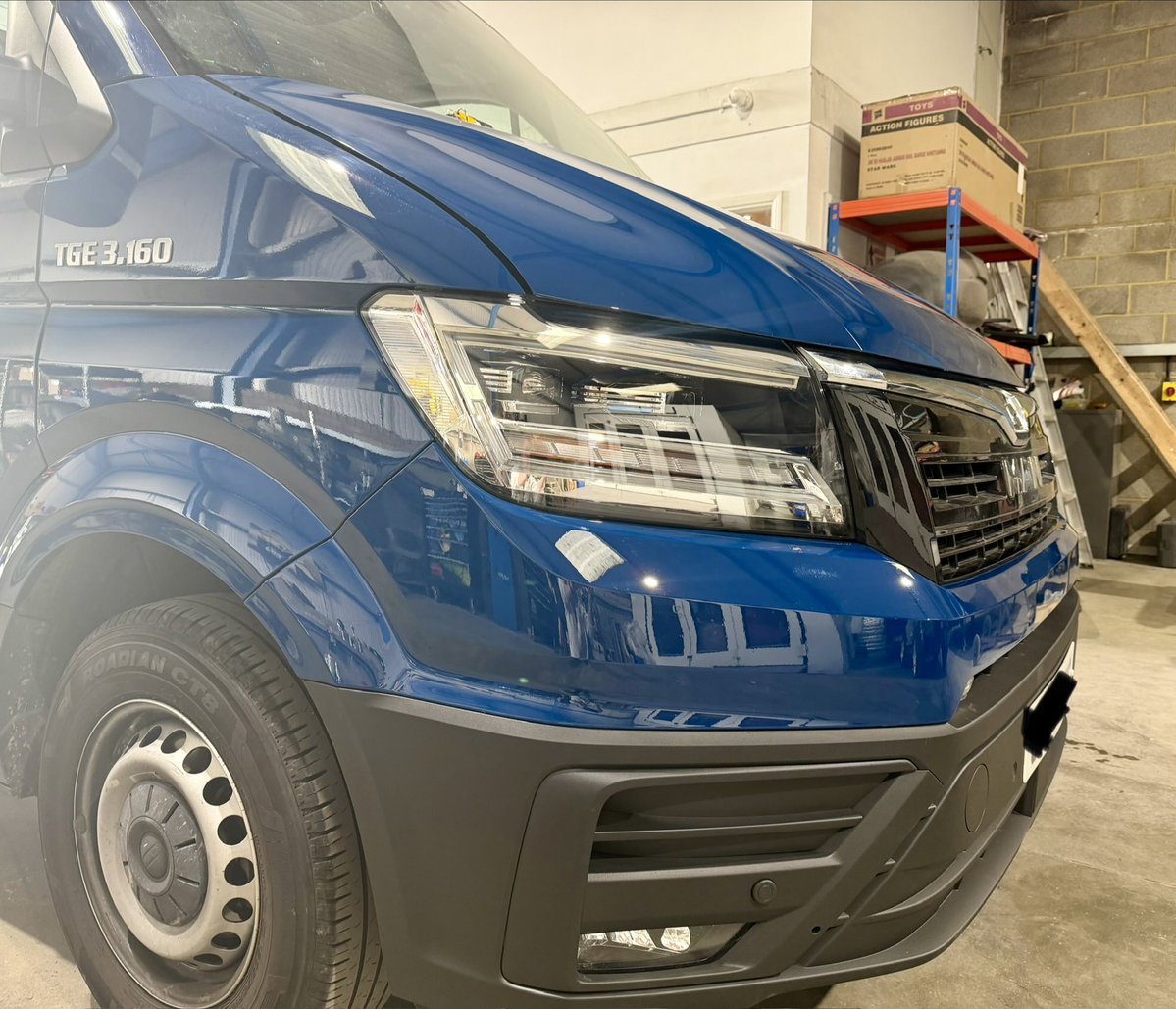 lsj_info's tweet image. Before and after on a MAN van needed a replacement wing and headlight and repair on the bumper corner and bonnet #beforeandafter #manvan #vanrepair #carbodyrepair #bodyrepair