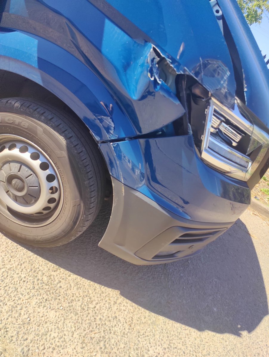 lsj_info's tweet image. Before and after on a MAN van needed a replacement wing and headlight and repair on the bumper corner and bonnet #beforeandafter #manvan #vanrepair #carbodyrepair #bodyrepair