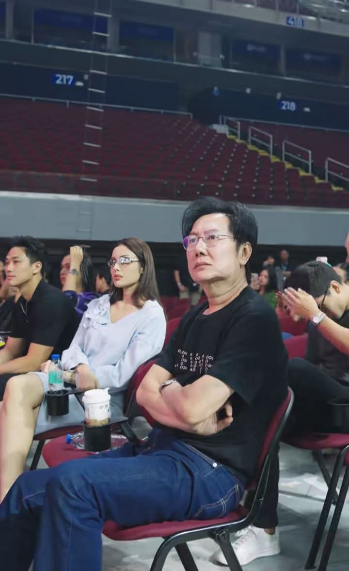 theprinceling's tweet photo. Reaction ni Papa Nawat sa opening number ng #MissUniversePH. Kacheapan. #MUPH2026 https://t.co/kAY9ULmaWg