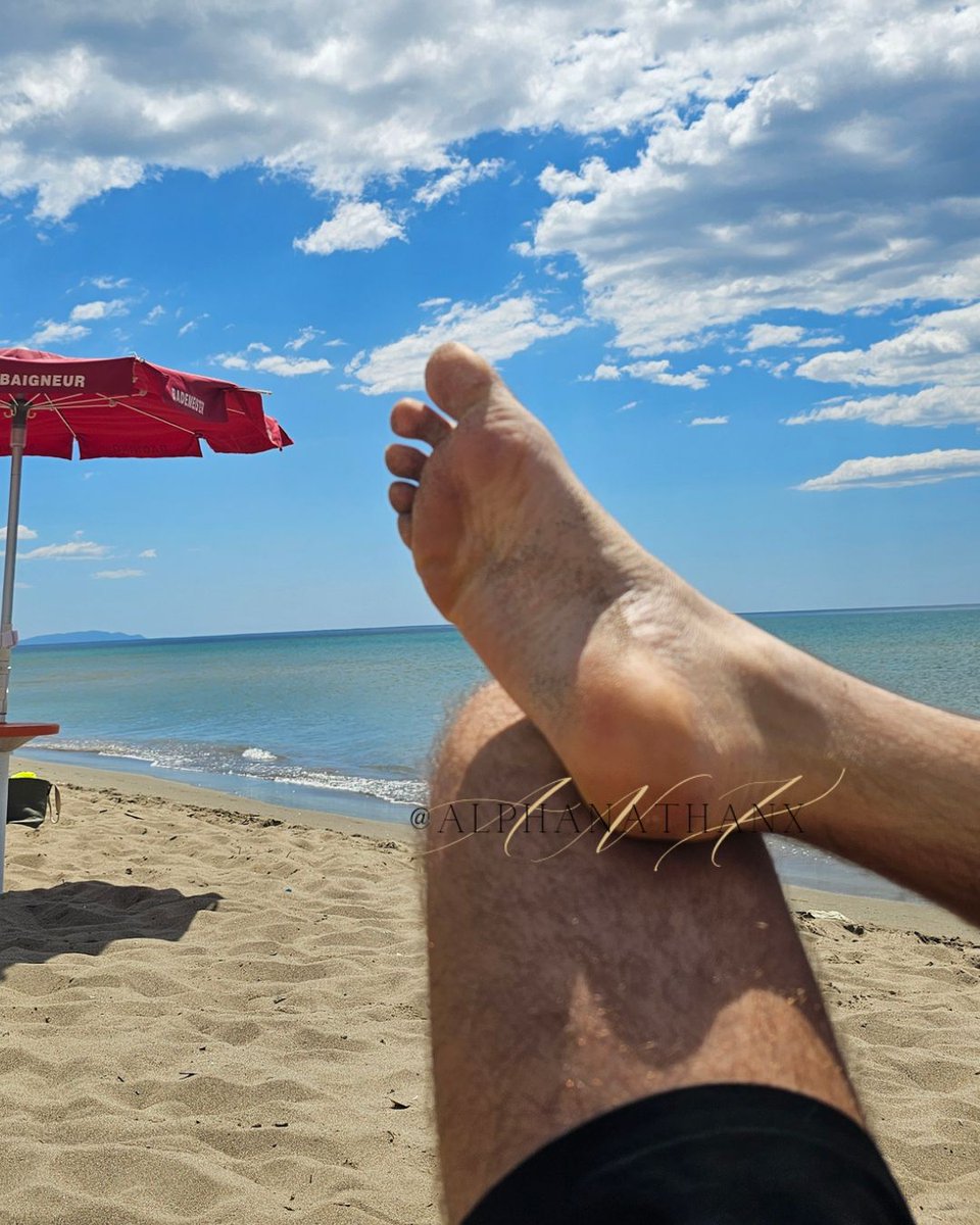 AlphaNathanX's tweet photo. Beach day 👑
I’m heading out to enjoy the sun, sea… and the perfect view while you sit at home funding every second of it.
🔁 RT if you want to eat the fact that you’re paying for my perfect beach day.
Throne link in bio 🔗 https://t.co/0LDE6fGCtp