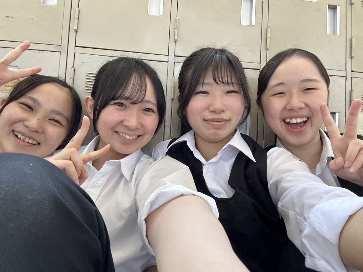 ttym_ensemble's tweet photo. <曲目>
1.人生のメリーゴーランド 弦楽四重奏
2.好きすぎて滅 サックス九重奏
3.情熱大陸 バリチュー五重奏
4.おジャ魔女カーニバル クラリネット十三重奏
5.魔女の宅急便 フルボエ四重奏 https://t.co/PDjiWqctRq
