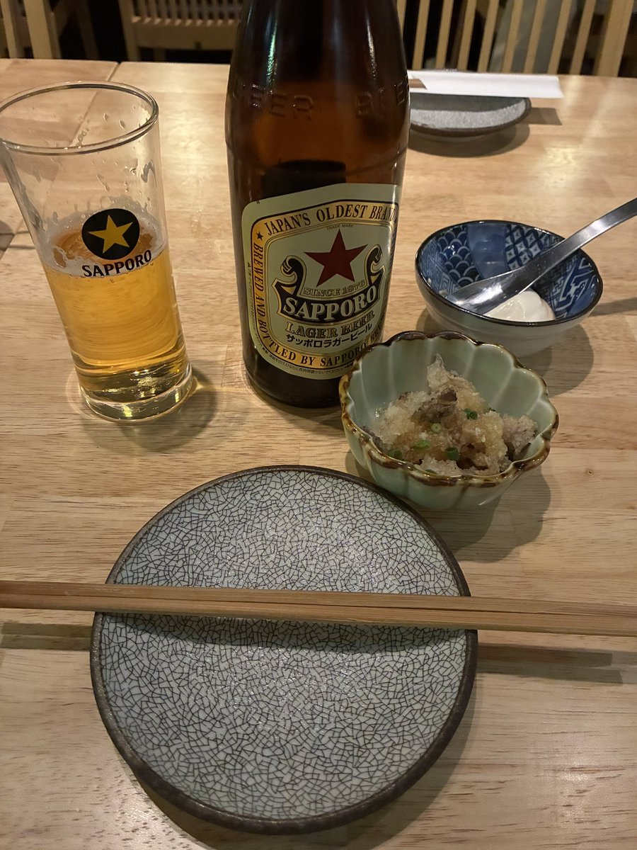 0313Bbc's tweet photo. 友達と飲む事になったけど、違うお店を友達に間違えて教えてしまった

友達が来るまで初めて居酒屋で一人で飲んでるけど意外と一人飲みもいけるな
#一人飲み　#居酒屋　#酒
#焼き鳥 https://t.co/FTDH3SKne8