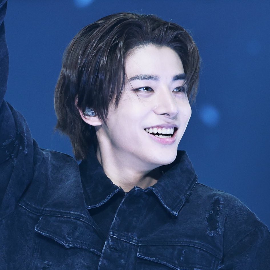 15ARCHIVEz's tweet image. protect his smile at all costs! ☹️

#제이크 #JAKE