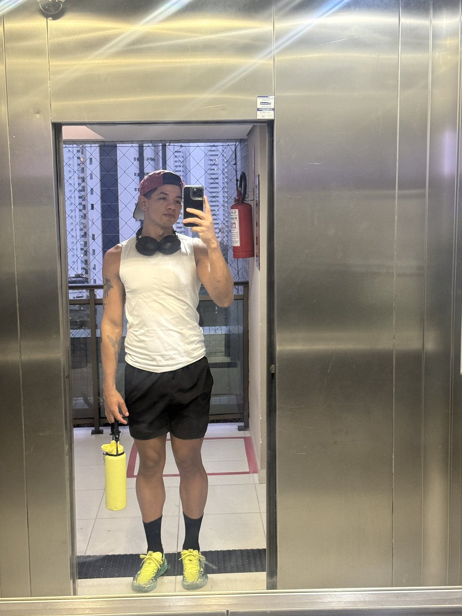 caikemuller's tweet photo. Treino hoje vai ser na academia do condomínio https://t.co/UAziH2UXPm