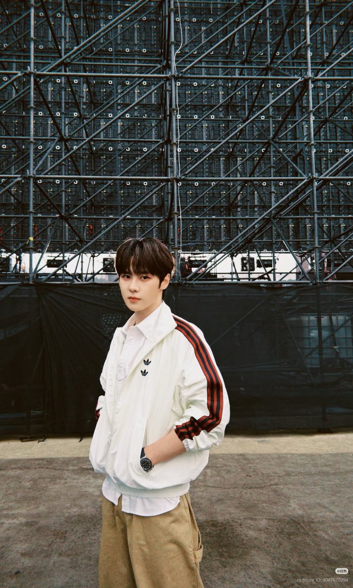 [050226] #KUN xhs update 

"今天是温柔学长🌥️
#他好像知道自己很帅#钱锟#少年感#威珍妮辅食#明星不止AB面"

#KUN #QIANKUN #钱锟 #쿤
#WayV #威神V #NCT