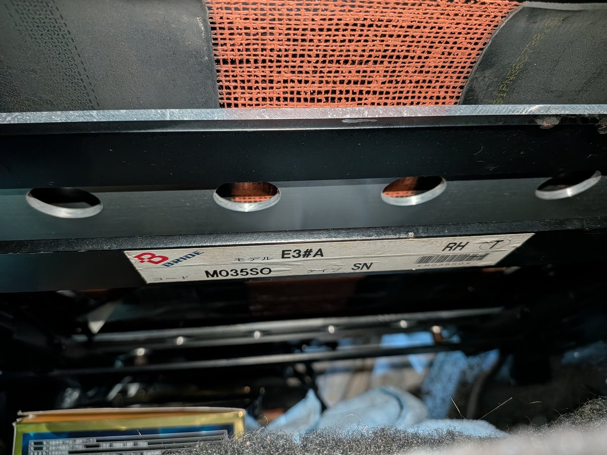 E39A_GVR4's tweet photo. たまたまE3ギャラン乗りで欲しい人いないかな
なるべく手渡し←いないw
ブリッドレールにアダプター？で
レカロだから普通の車検は無理かと
シートはめちゃくちゃ綺麗 https://t.co/j5sxyA0DbH