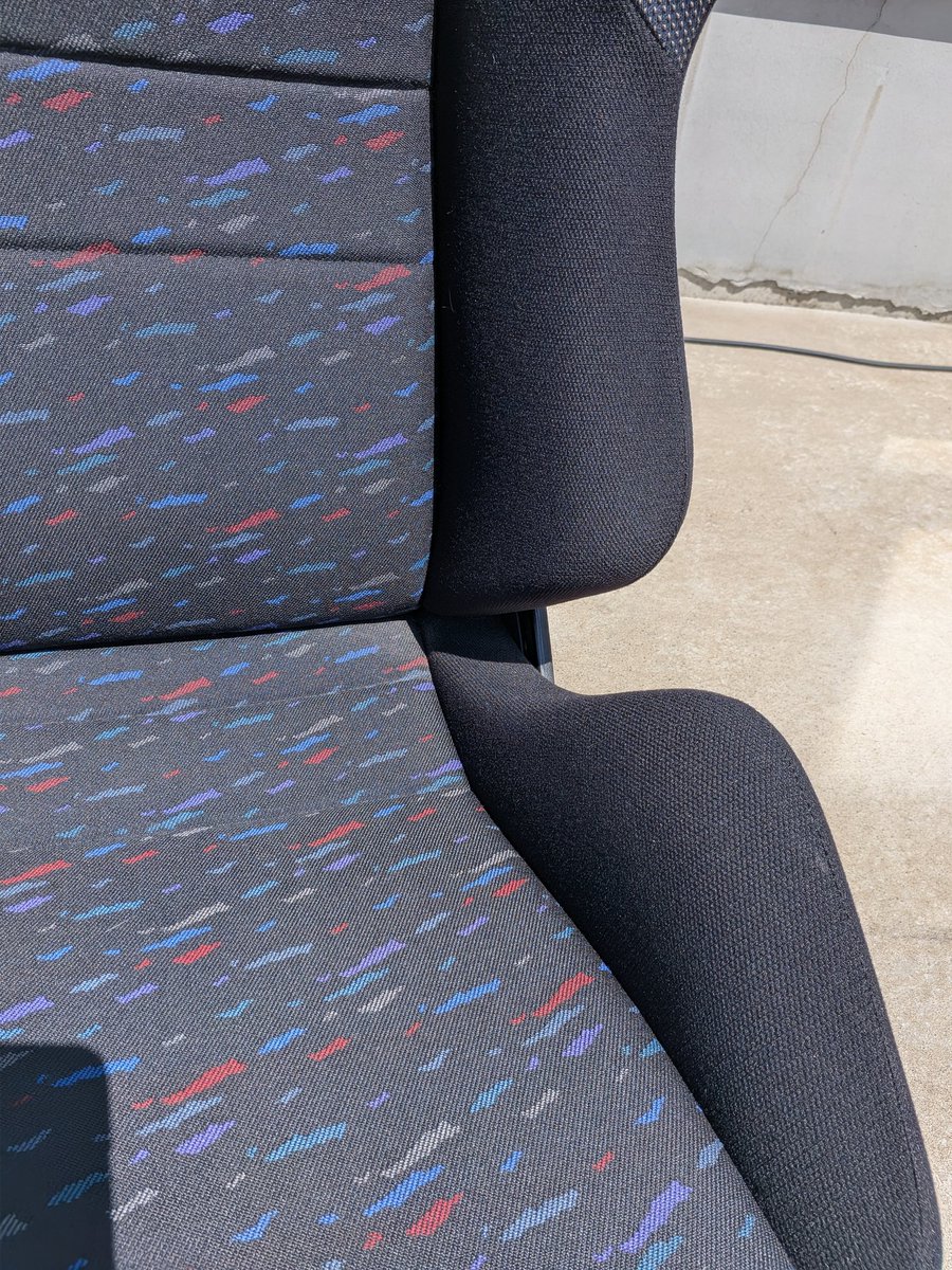 E39A_GVR4's tweet photo. たまたまE3ギャラン乗りで欲しい人いないかな
なるべく手渡し←いないw
ブリッドレールにアダプター？で
レカロだから普通の車検は無理かと
シートはめちゃくちゃ綺麗 https://t.co/j5sxyA0DbH