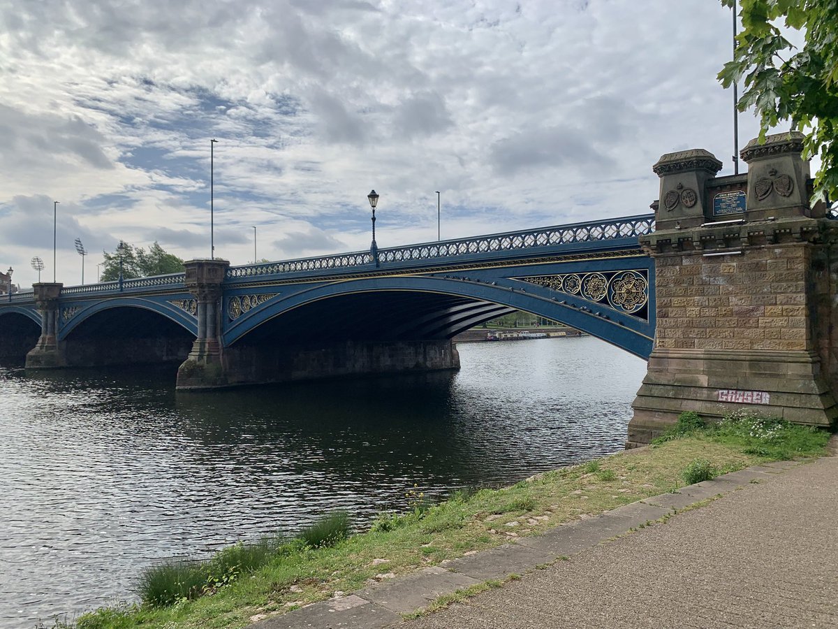 tompolkey's tweet image. A walk along the embankments of the River Trent in Nottingham today on a glorious sunny day #riverside #ScenicViews #scenery #riverytrent #photography