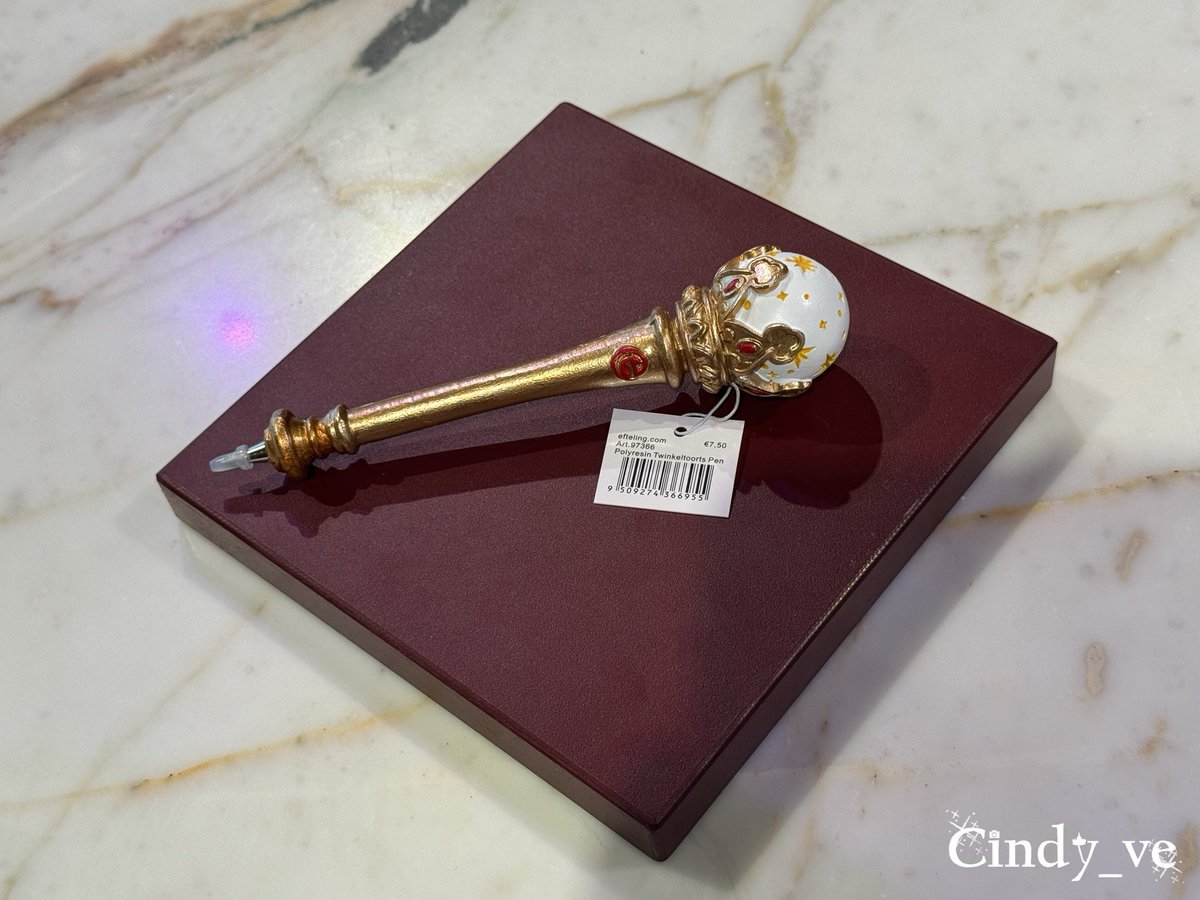 cindy_ve's tweet photo. Deze is zo schattig 😍 nieuwe #Twinkeltoorts pen €7,50 bij #Arcadeau en #EftelDingen #Efteling https://t.co/HSJlaCawWy