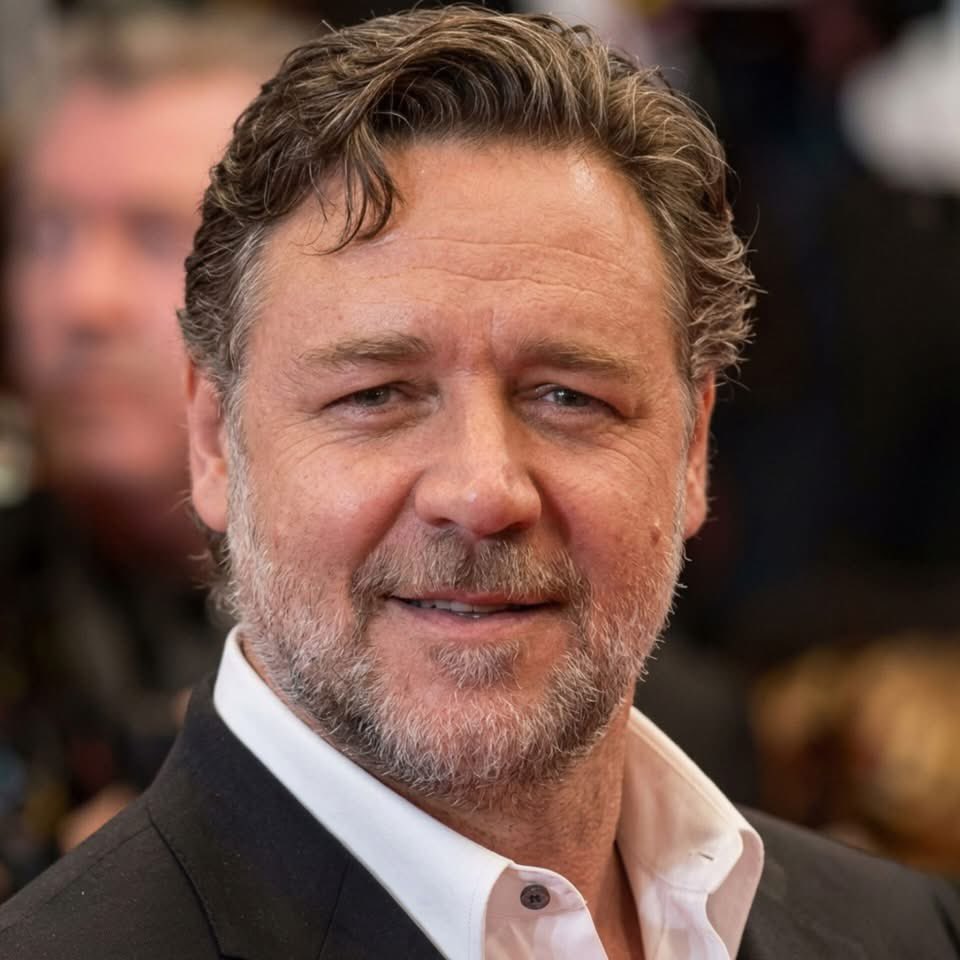 Realcrowe22's tweet photo. Age is merely the price of wisdom #russellcrowefans #RussellCrowe https://t.co/6qzB8elyg7