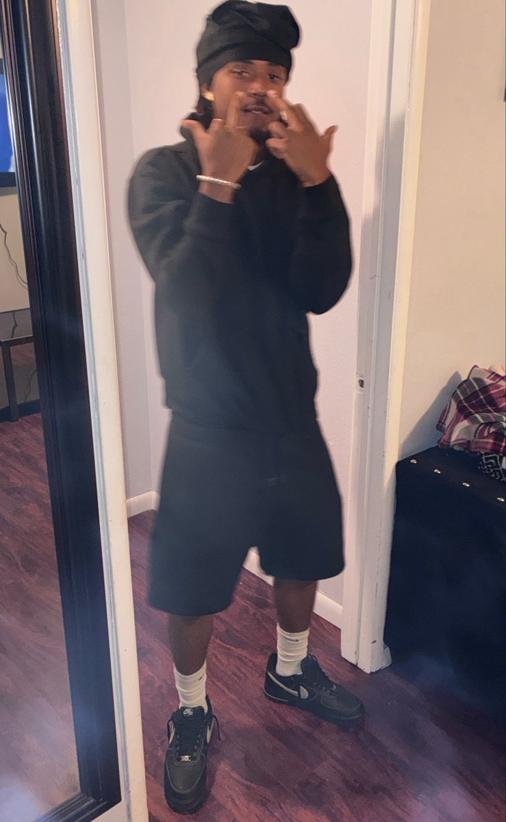 IsaiahD1123's tweet photo. “Tell yo mama to watch them mf kids” 😏 https://t.co/PeKdp0EpMI