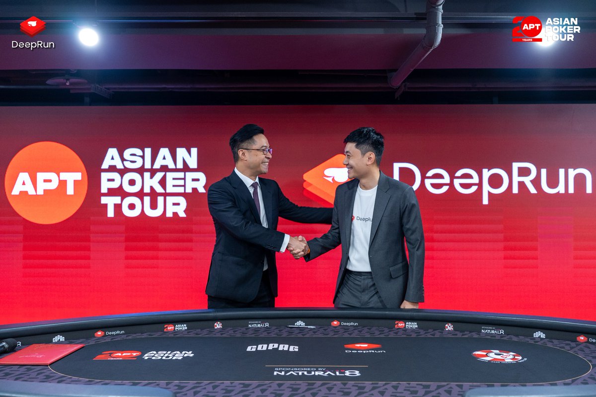 DeeprunJAPAN's tweet photo. ポーカー界の未来を変える、大きな一歩。

DeepRunは、Asian Poker Tour (APT) の「公式戦略・トレーニングスポンサー」に就任しました！

これは単なる提携ではありません。最高レベルのポーカーを「どう学び、どう勝つか」という常識を塗り替える挑戦です。

よりスマートに学び、より強く戦う。
Deep Knowledge. Run Deeper. 🔥

詳しくはこちら👇
https://t.co/7IFUSJuZ1r

#DeepRun #APT #AsianPokerTour #ポーカー