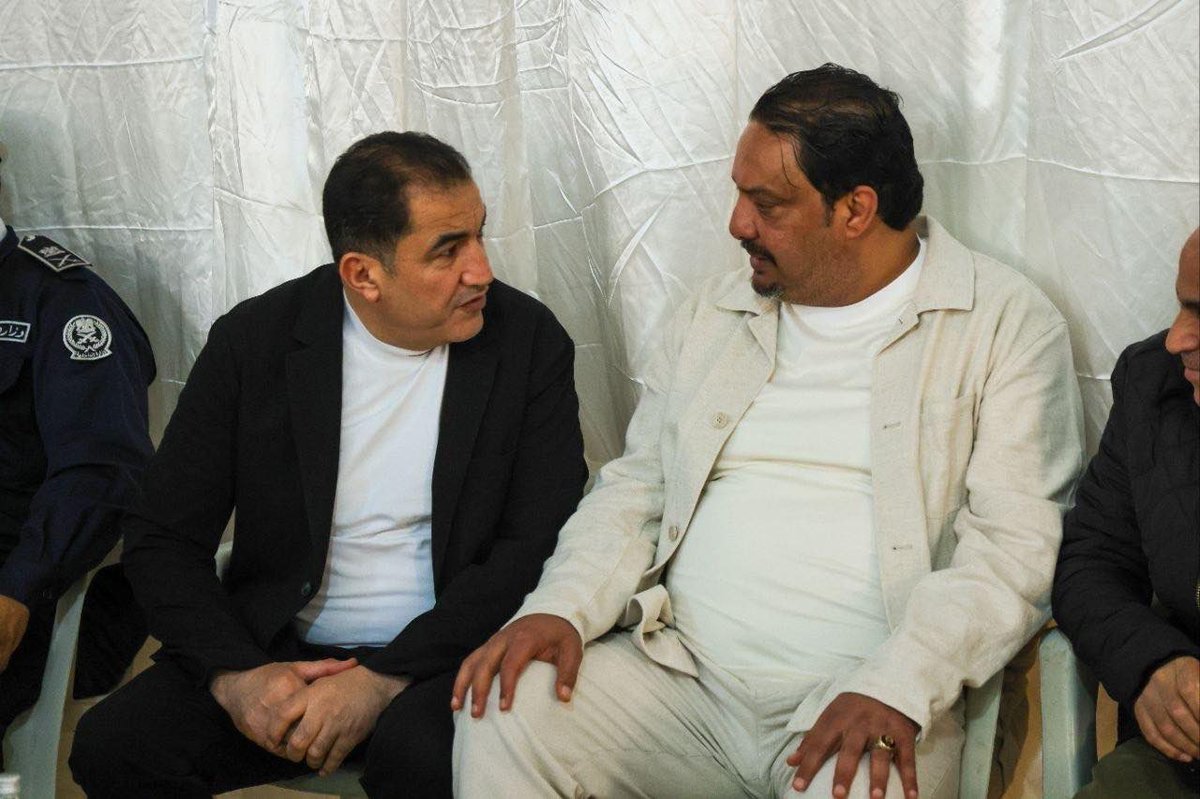 ESAMABUZAREBA's tweet photo. تقدمت اليوم بواجب العزاء والمواساة إلى اللواء صلاح الخفيفي رئيس جهاز مكافحة الهجرة غير الشرعية في وفاة والدته، رحمها الله، وذلك خلال زيارة خاصة رفقة عدد من القيادات الأمنية.

وإذ نعزيه في هذا المصاب الجلل، فإننا نسأل الله العلي القدير أن يتغمد الفقيدة بواسع رحمته https://t.co/SZRfoO85xb