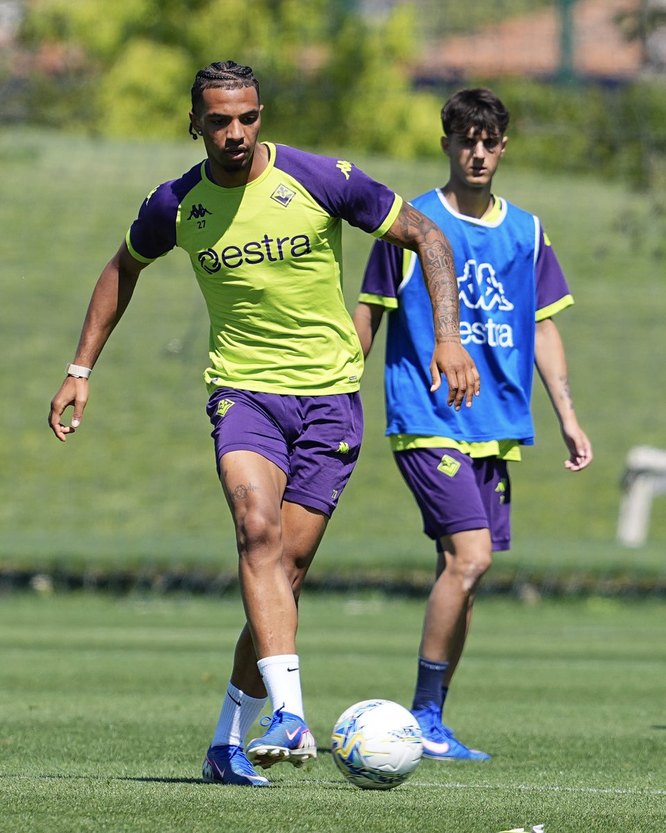 acffiorentina's tweet image. Al lavoro per Roma-Fiorentina💜⚜️

#forzaviola #fiorentina #seriea