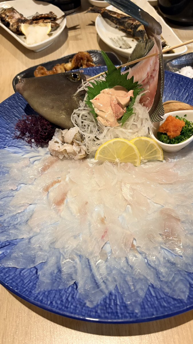 fackindope's tweet photo. #九州満喫中

ヤリイカ
本カワハギ
ウマズラ

何食べてもハズレがないし
壱岐焼酎安すぎてビビる

#福岡 #宗像
#活つくり
#壱岐の島　#壱岐っ娘 https://t.co/hxpwJknT22
