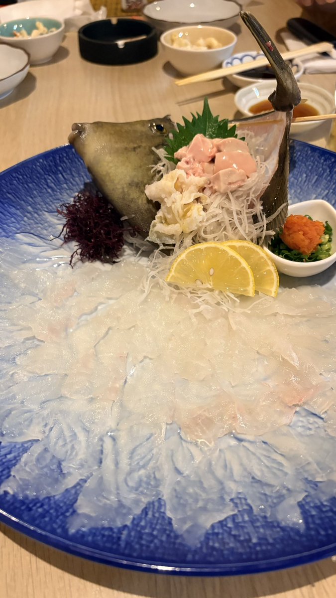 fackindope's tweet photo. #九州満喫中

ヤリイカ
本カワハギ
ウマズラ

何食べてもハズレがないし
壱岐焼酎安すぎてビビる

#福岡 #宗像
#活つくり
#壱岐の島　#壱岐っ娘 https://t.co/hxpwJknT22