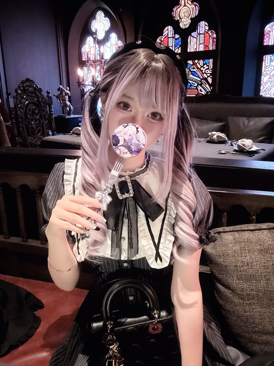 純白可憐 tweet media