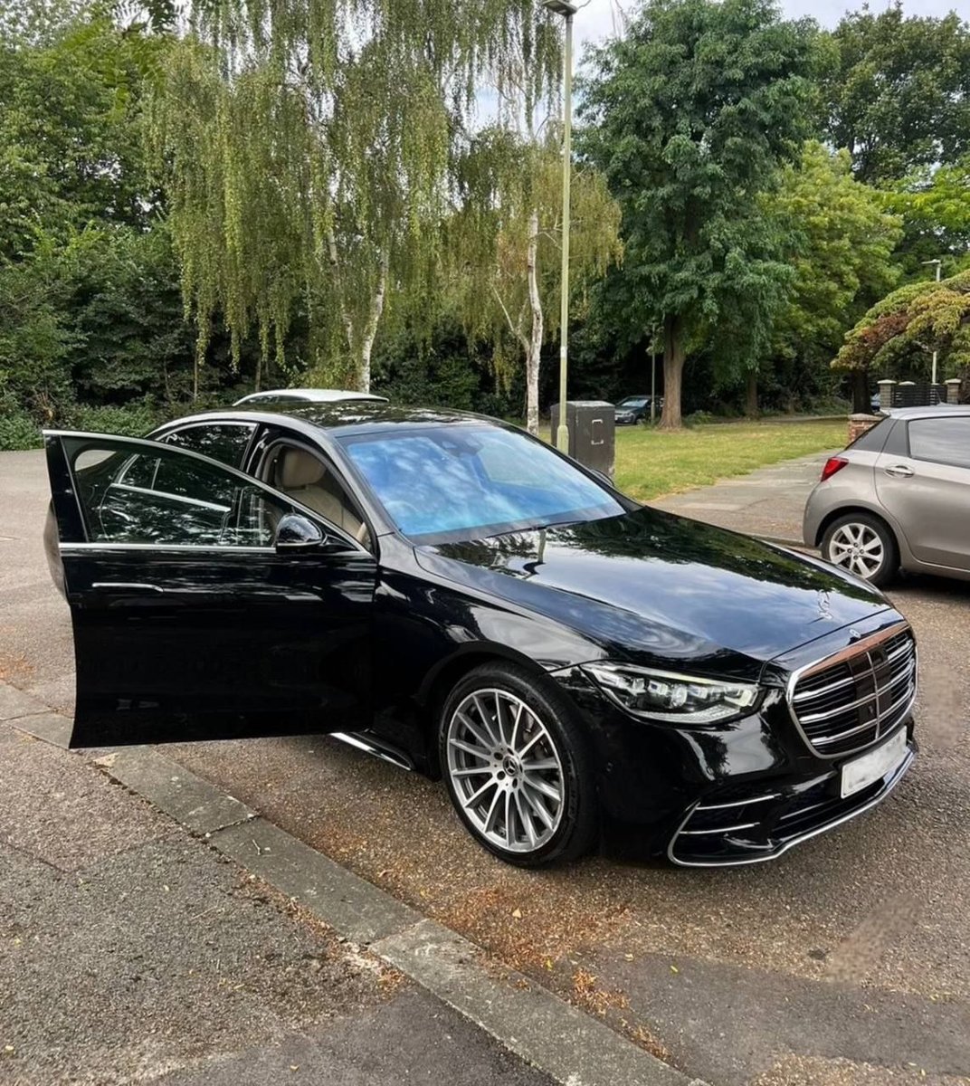 247londonairpo1's tweet photo. 🚘Experience ultimate comfort with our Mercedes S-Class chauffeur service in London.
Smooth ride, professional driver, luxury interior.
📍 Book your VIP transfer today: https://t.co/Qunany8Xxc
#ExecutiveTravel #VIPTransfers #LondonChauffeur https://t.co/2SnXtZtZg5