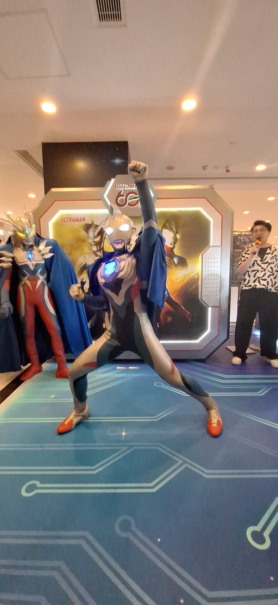 FggdddSallyL's tweet photo. 請一起和唱~呼叫我的名字~
Ultraman~~~ Z~~~
#ウルトラマンゼット
#lcxhk #ultraman #ultramanz https://t.co/M94yFQ05VJ