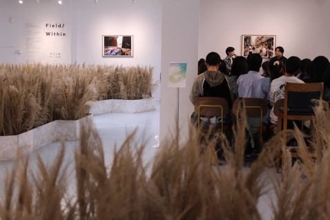 miniki_sky's tweet photo. 260502 dowoohan 인스타그램
Today Field/ Within Audience sharing project day 1
Thank you our artist @chamiro @dowoohan @dowoooo_
Thanks to everyone who showed up,
for being fully present,
for sharing this space with us.
#도우 #한도우 #dowoohan #도우한인스타그램 https://t.co/3AtE7LVBu4