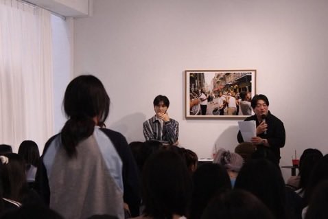 miniki_sky's tweet photo. 260502 dowoohan 인스타그램
Today Field/ Within Audience sharing project day 1
Thank you our artist @chamiro @dowoohan @dowoooo_
Thanks to everyone who showed up,
for being fully present,
for sharing this space with us.
#도우 #한도우 #dowoohan #도우한인스타그램 https://t.co/3AtE7LVBu4