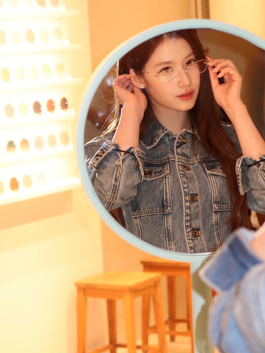 SubjectKpop's tweet image. Sana's Instagram update (4)

#TWICE #트와이스 @JYPETWICE
