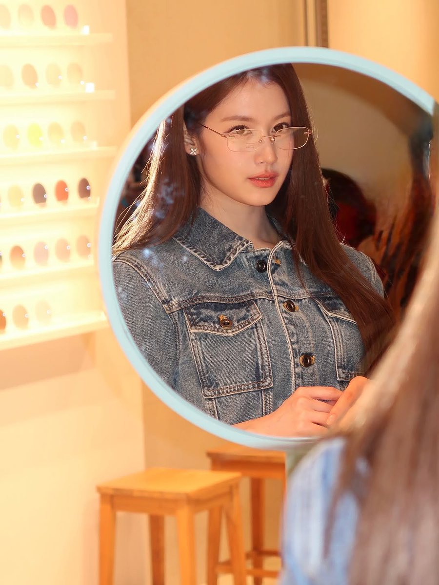 SubjectKpop's tweet image. Sana's Instagram update (5)

#TWICE #트와이스 @JYPETWICE