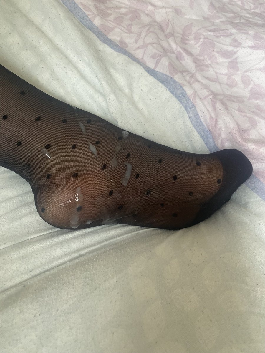 toesntights's tweet photo. my tights are covered in his cum, now i’m just waiting for yours xx https://t.co/vrg8rEO5Pz