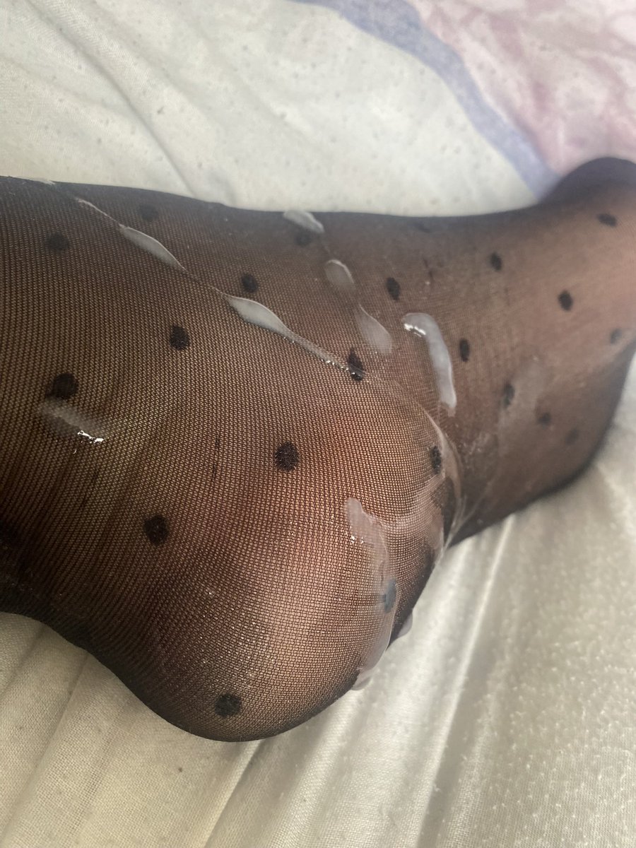 toesntights's tweet photo. my tights are covered in his cum, now i’m just waiting for yours xx https://t.co/vrg8rEO5Pz