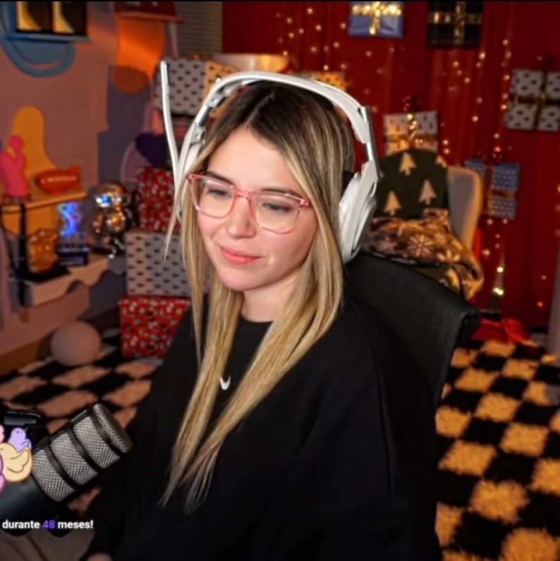 lo bien q se ve con lentes, me hace mal