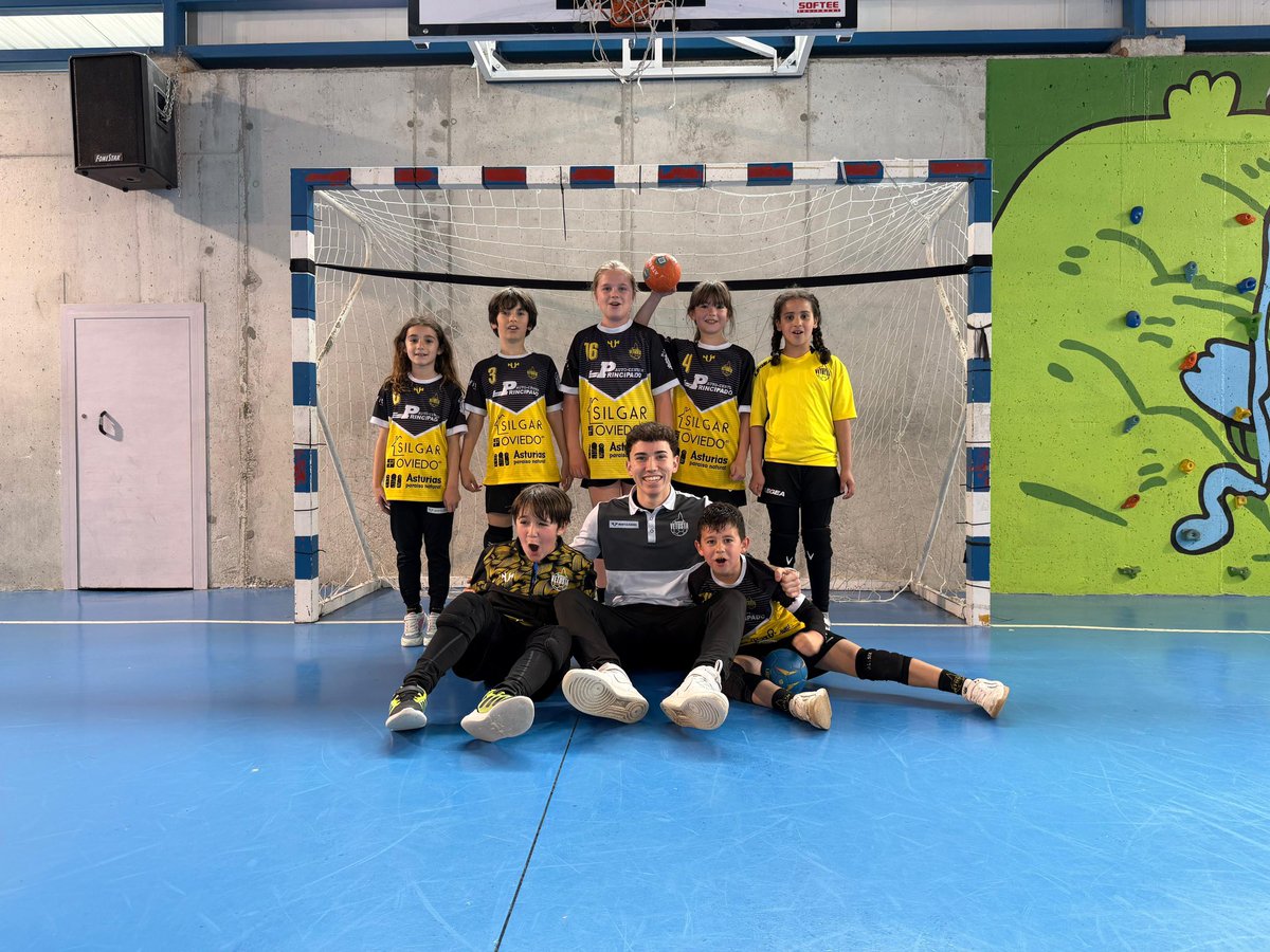 BM_Vetusta's tweet photo. Mucha suerte para nuestro benjamín del C.P. Germán Fdez Ramos que hoy juega la Ida de las semifinales del Campeonato de Asturias contra C.P. Pericones.
#SomosVetusta 🟡⚫️ https://t.co/k9Kw8qc33A