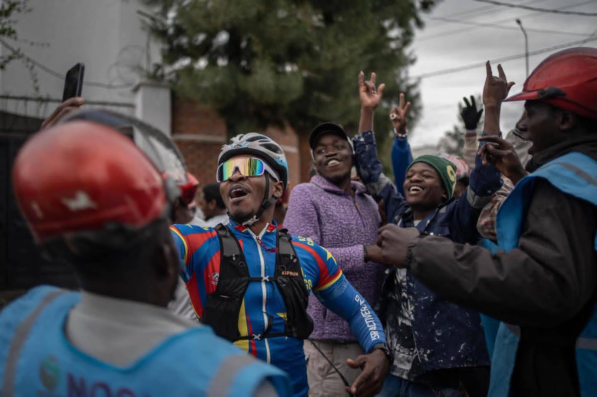 GeorgesKisando's tweet photo. #RDC:   le cycliste congolais Miguel Masaisai a lancé à Goma la 2ᵉ édition de son projet Pedal for Peace, avec l’ambition de rallier Rabat, soit près de 14 000 km à travers 17 pays africains, en vue d’un record du Guinness World Records.

Ce nouveau défi intervient après un premier exploit réussi où il avait relié Goma à Cape Town, parcourant environ 7 000 km à vélo.
Pour garantir la crédibilité de cette performance, son parcours est suivi grâce à un GPS professionnel fourni par Follow My Challenge.

Pour sa première étape ce 1er mai, il a parcouru 66 km jusqu’à Musanze, au Rwanda, poursuivant ainsi son périple pour la paix et l’unité à travers le continent africain.
Eka News