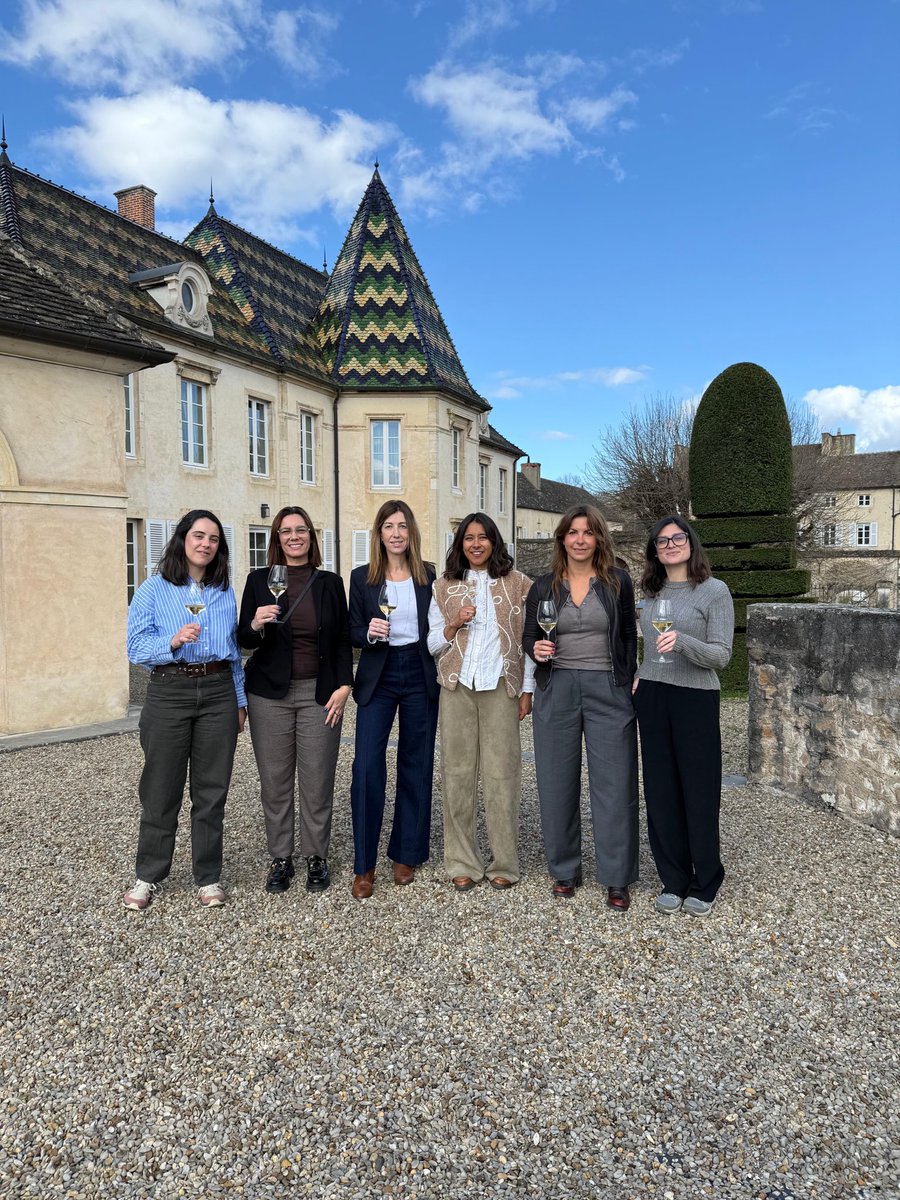 rcoll_wine's tweet photo. BOUCHARD PÈRE & FILS ✨
.
Gran Almuerzo en Maison des Remparts - Beaune -
🥂Jacquesson Cuvée 748
🍷 Bouchard Père & Fils Le Corton Grand Cru 2019
Bouchard Père & Fils Beaune Premier Cru Clos Saint-Landry Monopole 2020
.
#winelover #instawine #borgonya @vilaviniteca https://t.co/X273QhQCkm