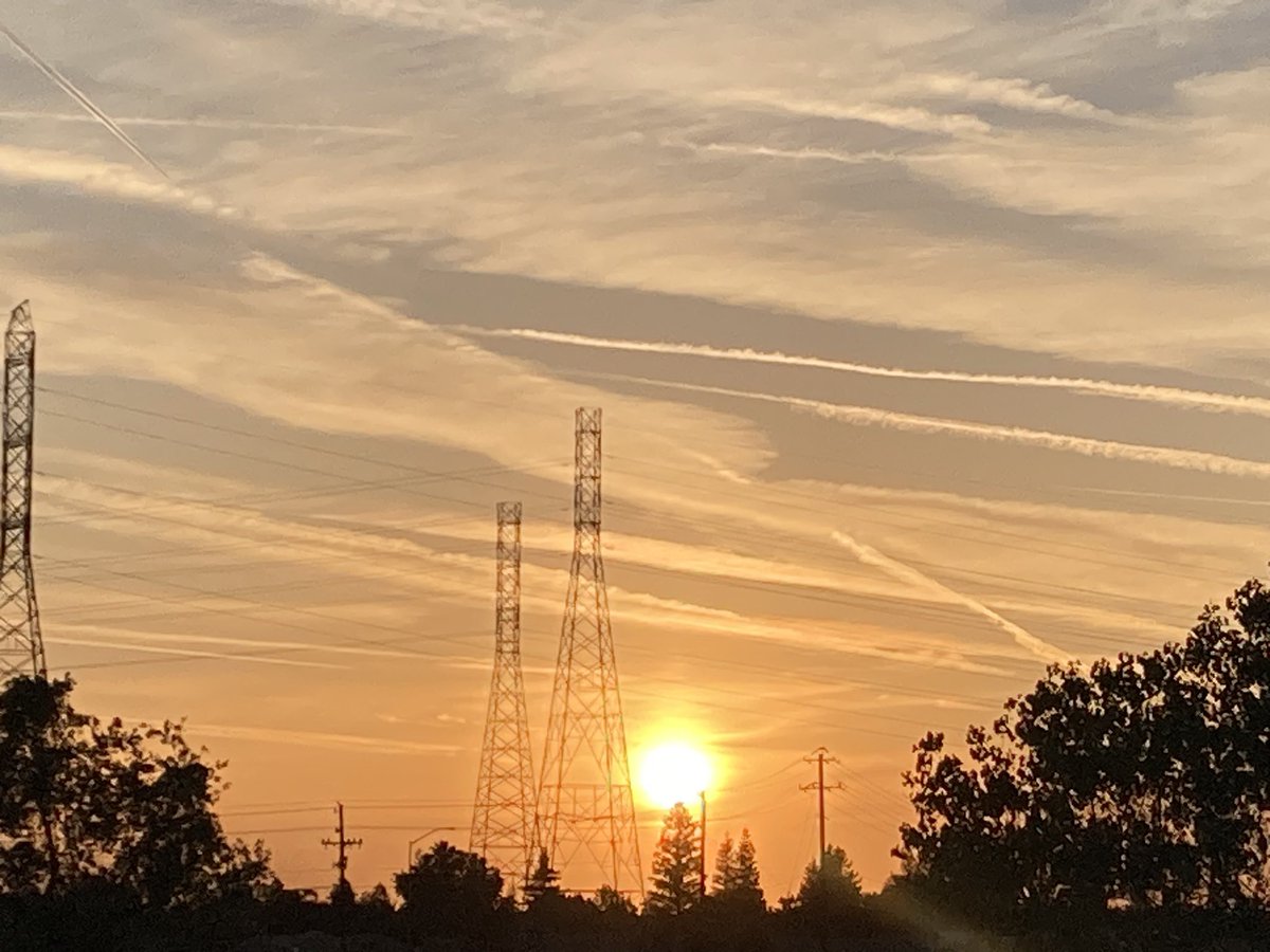 queenmbutterfly's tweet image. Yesterday it was one of the most beautiful sunsets I have ever seen as well...🌞🌅 #SoCal #Bakersfield #Sunsets #VictoriaVaughan #Sun