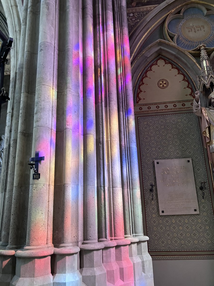 kaffee_jause's tweet image. 教会のステンドグラスの美しさ

2026.4.22
#austria #Wien #ウィーン #ヴォンティーフ教会