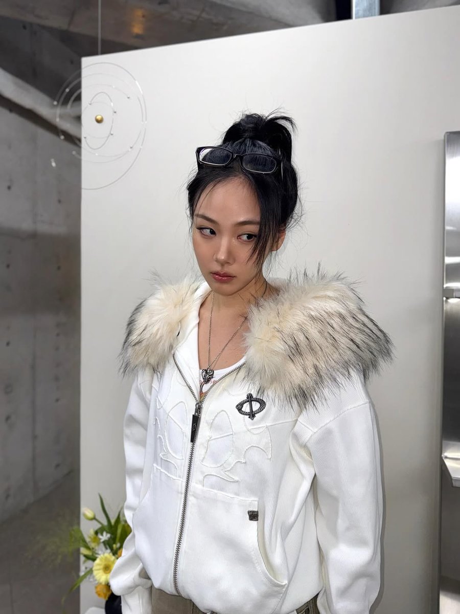 evapangs's tweet photo. ㅤ ㅤㅤ ㅤㅤㅤㅤㅤ
ㅤㅤㅤㅤ.ᐟ⸝⸝⌞𝗲𝘃𝗮𝗽𝗮𝗻𝗴𝘀 posted◟ྀི⌝␥∿
ㅤㅤㅤㅤ2026년 05월 02일
ㅤㅤㅤㅤ
ㅤㅤㅤㅤall dressed up for later's 
ㅤㅤㅤㅤperformance 💁🏻‍♀️ going to 
ㅤㅤㅤㅤrock that stage tonight 
ㅤㅤㅤㅤwith 100% energy!!!
ㅤ ㅤㅤ ㅤㅤㅤㅤㅤ https://t.co/5NdOFGc9HX
