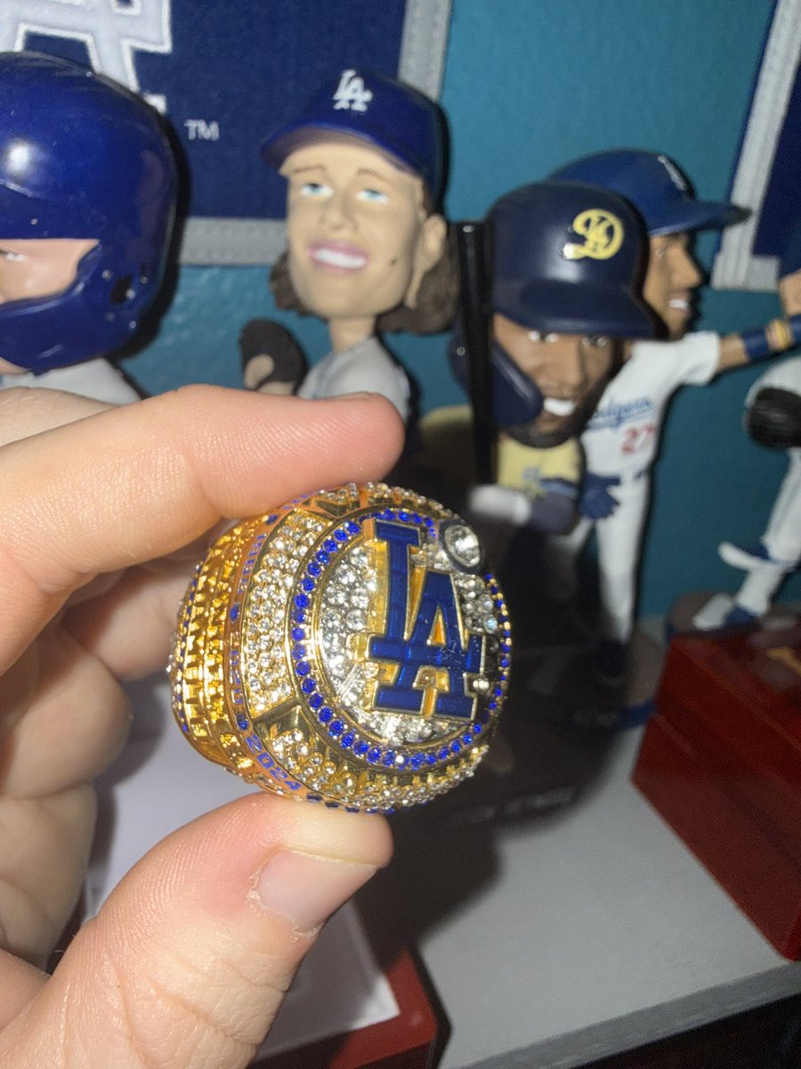 BuiltForLA's tweet image. Look what just arrived🏆🏆

#Dodgers