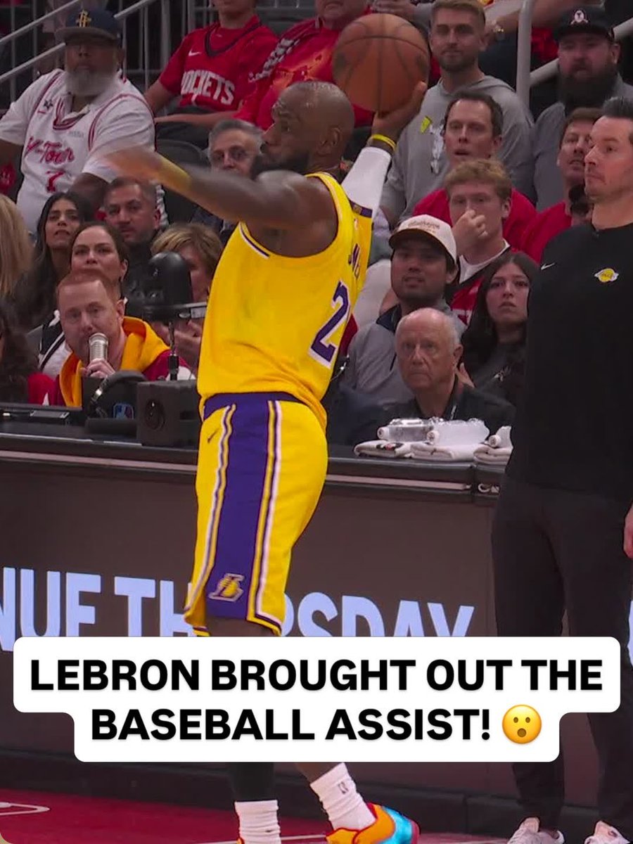 Amolo_10's tweet image. LeBron just turned the NBA into MLB for a second 😳⚾️
The vision. The accuracy. The IQ. UNREAL.

#LeBronJames #NBA #LakeShow #NBATwitter #Basketball #GoatTalk
