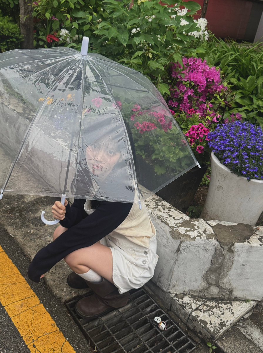 RESCENEPLUSCHAT's tweet image. 📸 | 260428

#MAY ☔️🌱 It’s been a while since it rained

#RESCENE #리센느 @RESCENEofficial