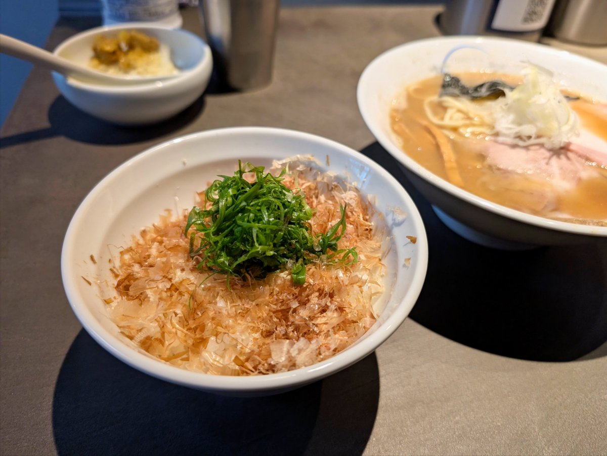j0n1O's tweet photo. 2026/05/01

北海道家系ラーメン 蒼武家　@大通

5/1限定
トムの魚介豚骨　¥1600
一口山下カレー　¥300
イリアの愛ご飯　¥500

待ってました斗夢さん限定
想像の5000倍くらい美味しかっためっっっちゃ好き、ご飯物もめちゃうまカレー神
ごちそさまでした！ https://t.co/gL1hnfjncx