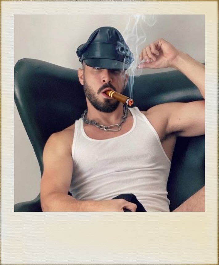 CigJohn tweet media