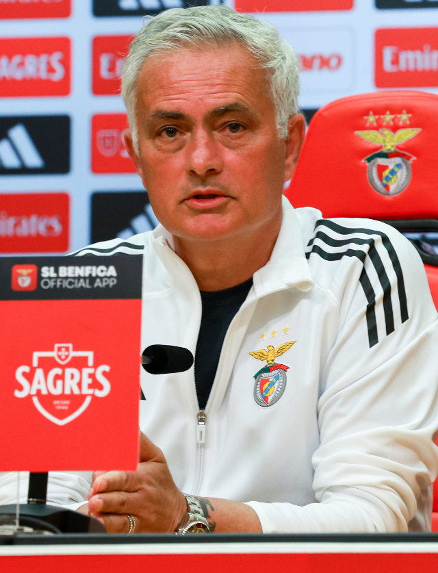 "Quero uma equipa que sinta a pressão, que sinta a responsabilidade" benficagloriosos.blogspot.com/2026/05/quero-…