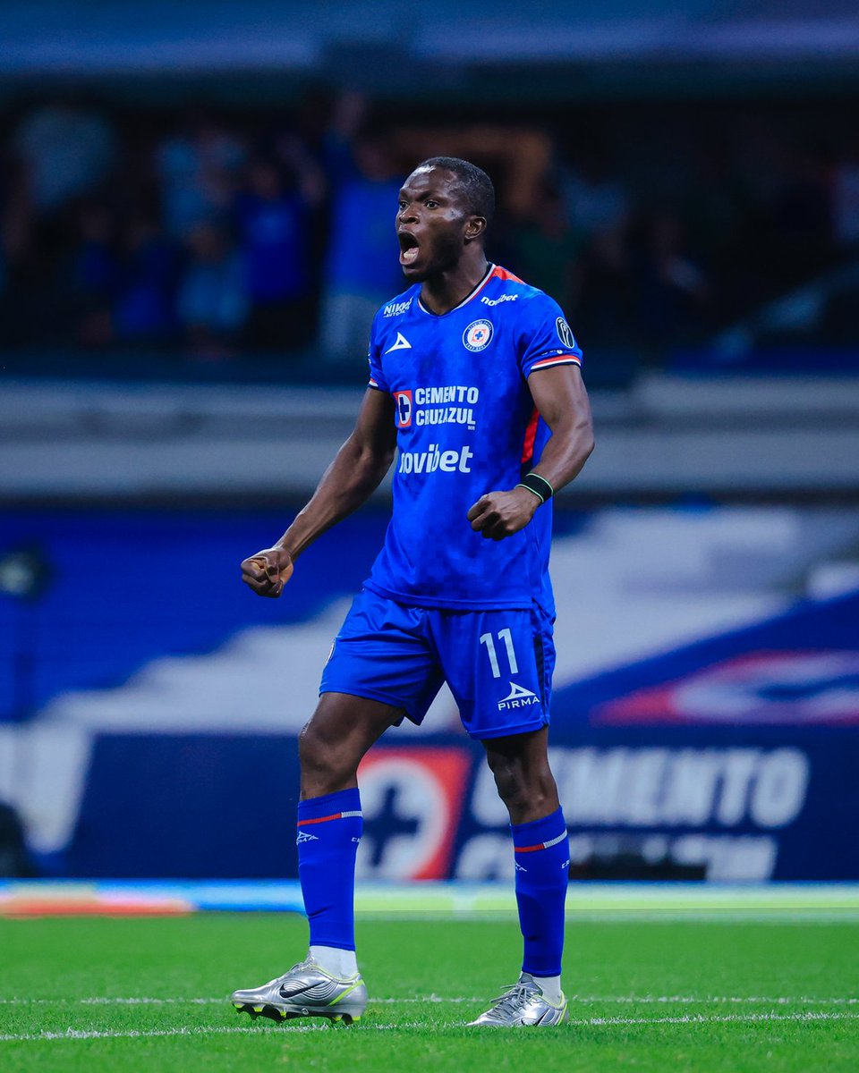 jorgeluazul's tweet photo. ¡MARAVILLOSA NOTICIA!
Christian Osinachi Ebere será titular ésta noche en Guadalajara 😃 #CE11 #VamosEbere #CruzAzul https://t.co/1x69prGDy9