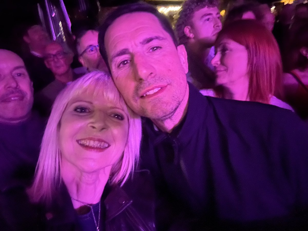 JustLookin07's tweet photo. After-party at the #oldCrown #Brum - more singing and dancing for us! 💃🤩@Seanyshowsmrs @glosgooner72 - I am soooo pleased we found out about this! 🙌🏻 https://t.co/pIhiS3WJWt