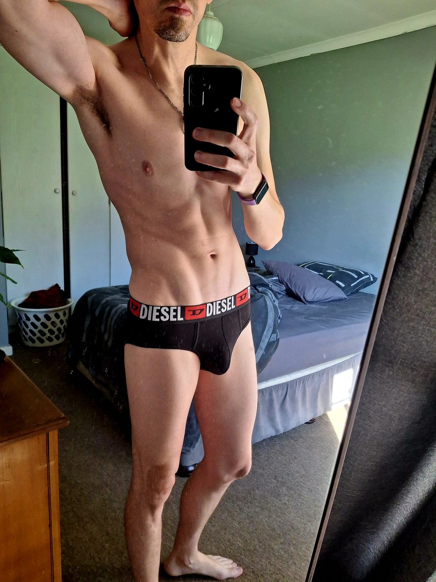locked_sanity's tweet photo. On or off? 💦💦

#IWantYouBadlyTyB https://t.co/h4CGN7RqFm