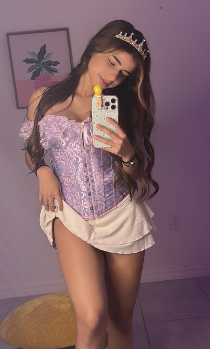 Goddess Alora🎀💸 tweet media