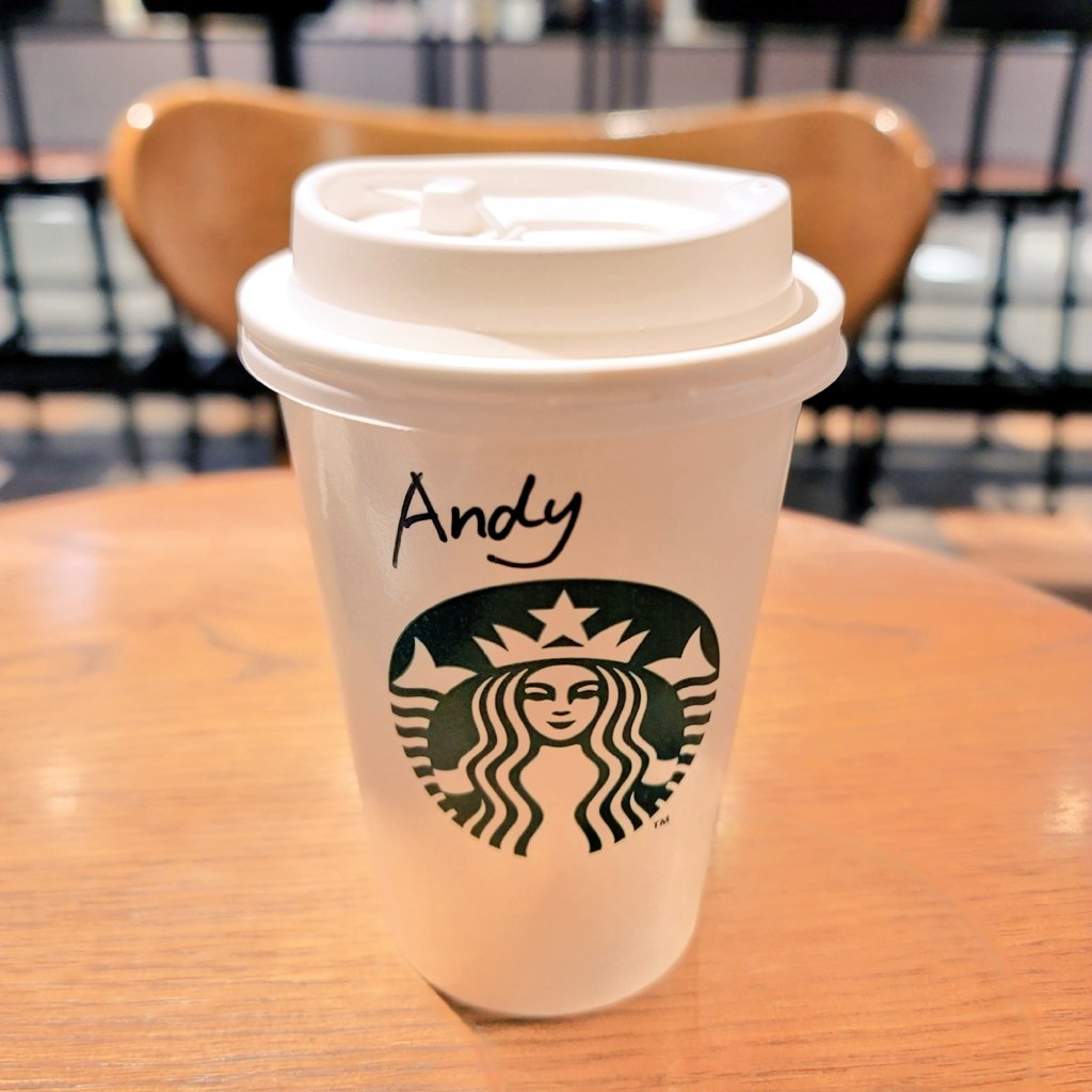 miporin_141's tweet image. 『プラダを着た悪魔２』の
カスタマイズメニュー飲みました☕
​
👠The Andy 
カプチーノ​
+オーツミルク変更​
+バニラビーンフレーバーシロップ追加​
+シナモンパウダー追加​

スタバ公式Xで掲載してるのに、
ご存知ない店員さんが多いみたいです💦
1人出来る方いてくれて良かった🎶
​
#starbucks