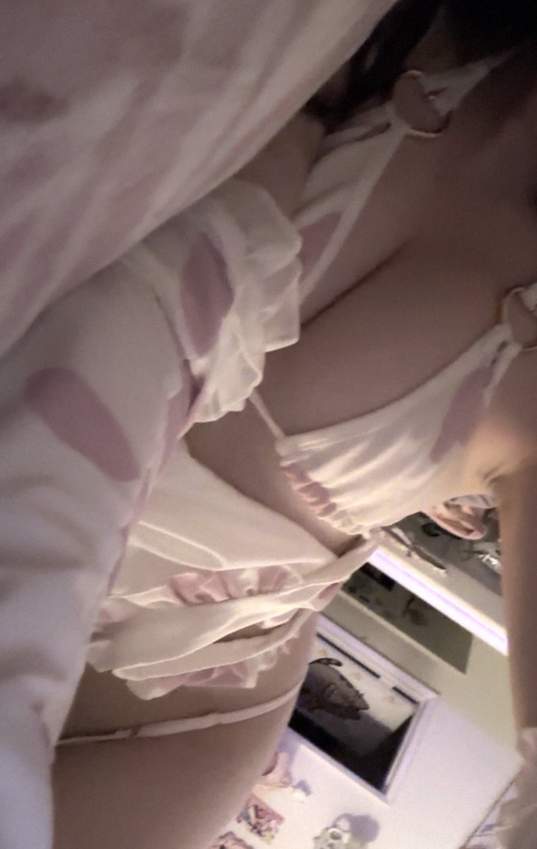 Bwunniez0mg's tweet image. Do we like cow girls? 
#comgirl #egirl #kawaii #lingerie