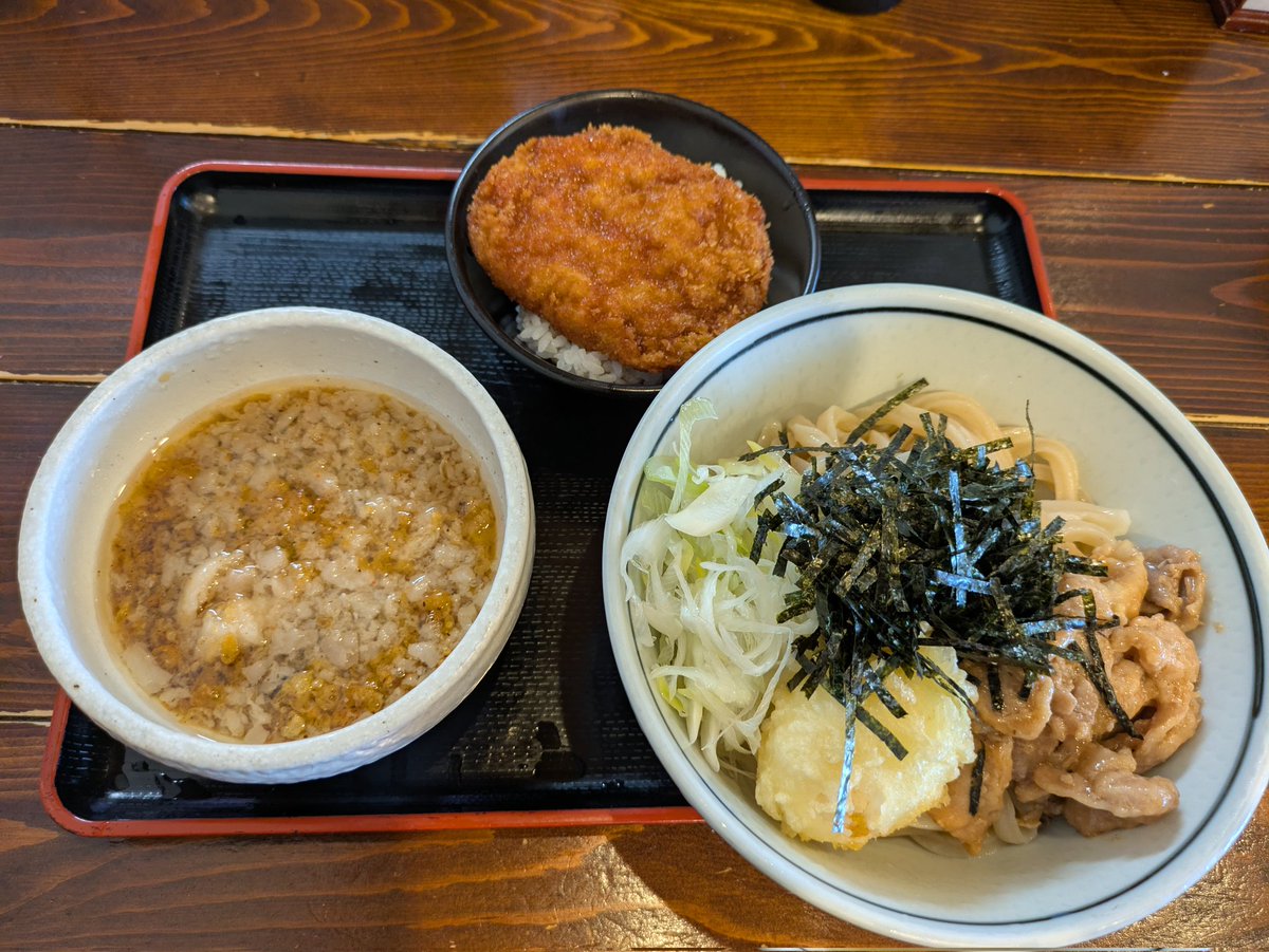 ひらたく tweet media