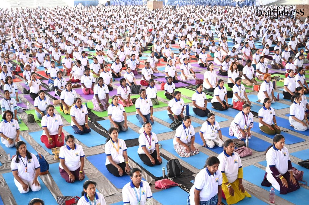 kanhashantivan's tweet photo. History was made at @heartfulness HQ, Kanha Shanti Vanam, as 6,000 participants set a new Asia Record for the largest simultaneous Bhujangasana performance! 🇮🇳
A massive milestone in the 50-day countdown to #IDY2026.
#YogaMahotsav2026 #InternationalDayOfYoga2026 #KanhaShantiVanam https://t.co/7MmisRJQoP